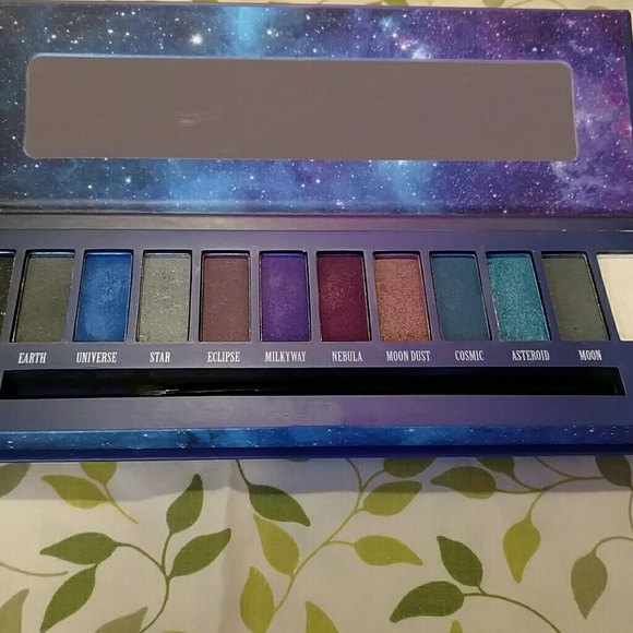 2 black heart 12 shadow palets. - Picture 2 of 3