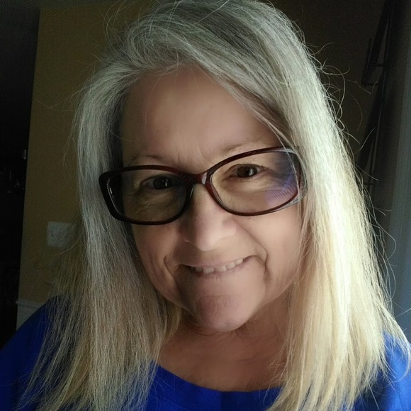 Meet your Posher, Deborah - Picture 1 of 1