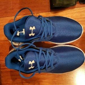 Under armour NWT kids size 6 fits women's 7-7.5