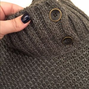 CUTE Gray Sweater/knit poncho!
