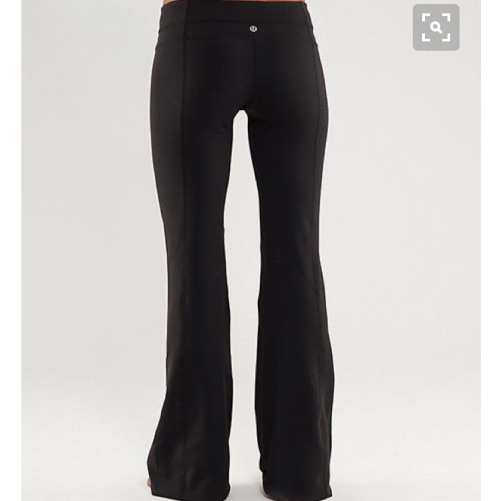 Black Lululemon yoga flared pants 💕