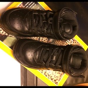 Nike high top Air Force Ones' for kids