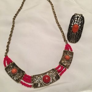 Tribal necklace with stretch ring