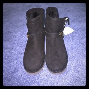 new uggs size 8 new uggs size 8