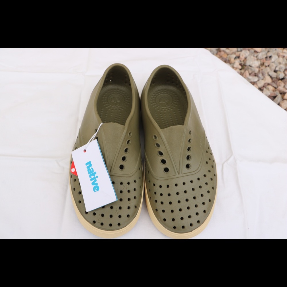 Native Miller slip-on sneaker rubber shoes sz. 7.5