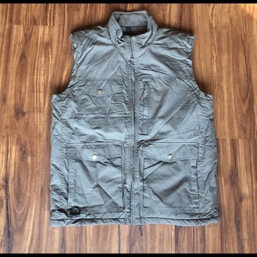 New Men's Northwestern Territory vest