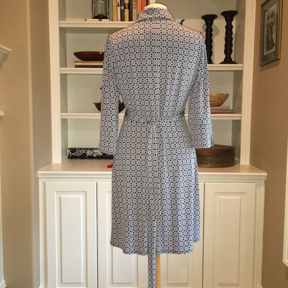 3/4 Sleeve Geometric Print Jersey Wrap Dress - Picture 3 of 4
