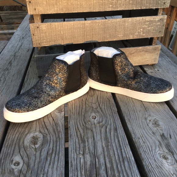 Luichiny Silver Fur High Top Sneakers! NEW! - Picture 4 of 9