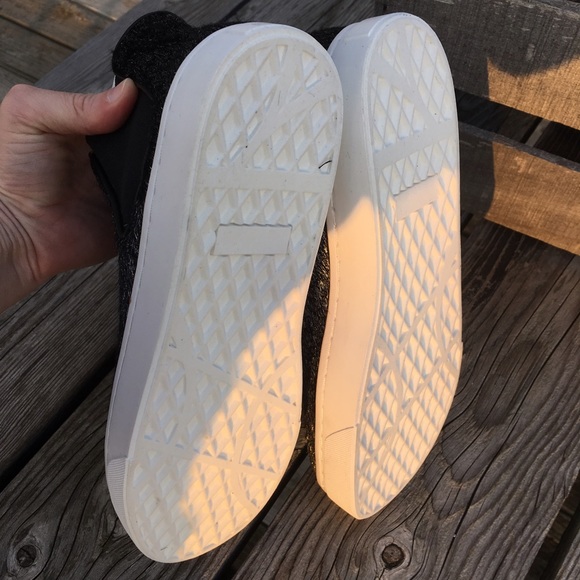 Luichiny Silver Fur High Top Sneakers! NEW! - Picture 6 of 9