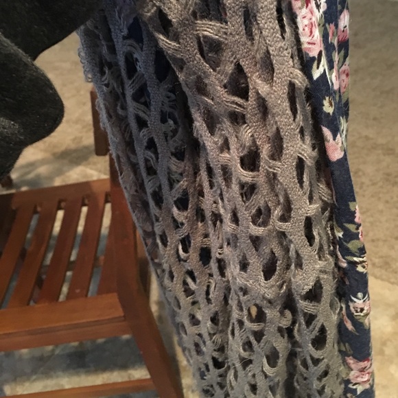 Infinity scarf - Picture 2 of 3