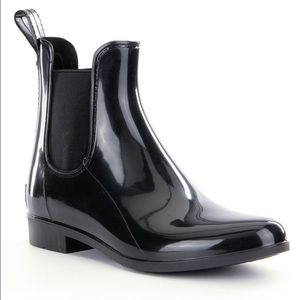 short black rainboots