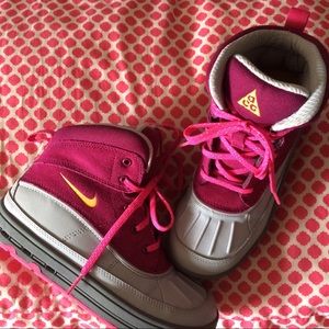 Girls Nike boots snow or rain!
