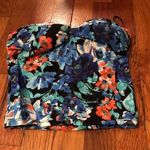 Floral sleeveless crop top