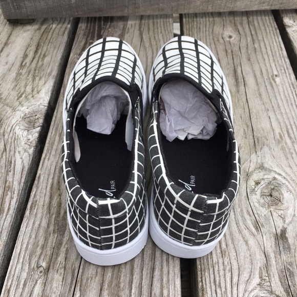Wild Pair Black & White Checkered Loafer! NEW! - Picture 4 of 9