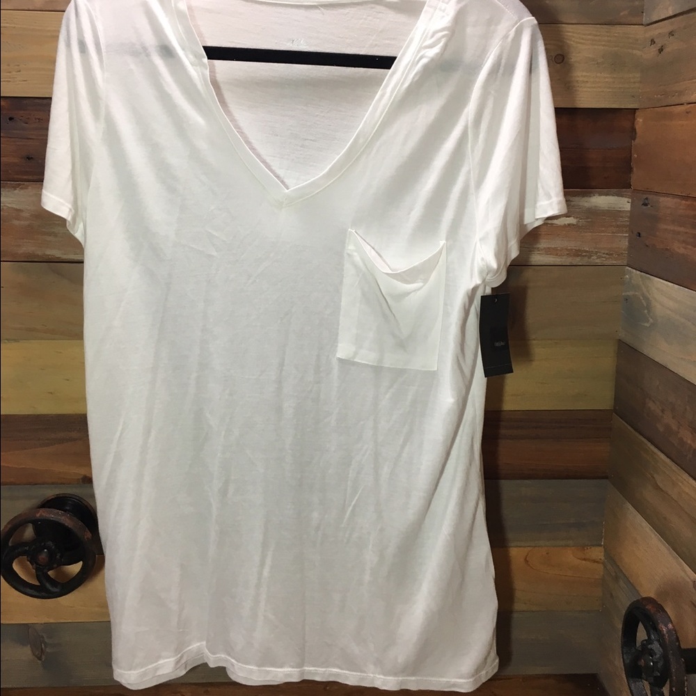 White t-shirt with tags