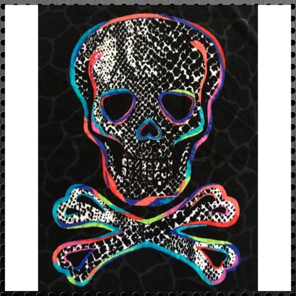 Betsey Johnson Rainbow Skull Skeleton Beach Towel - Picture 2 of 3