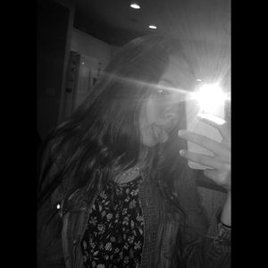 Meet your Posher, Chloe