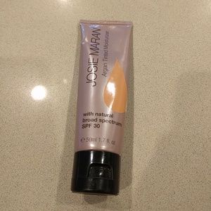 Josie Maran Argan Tinted Moisturizer