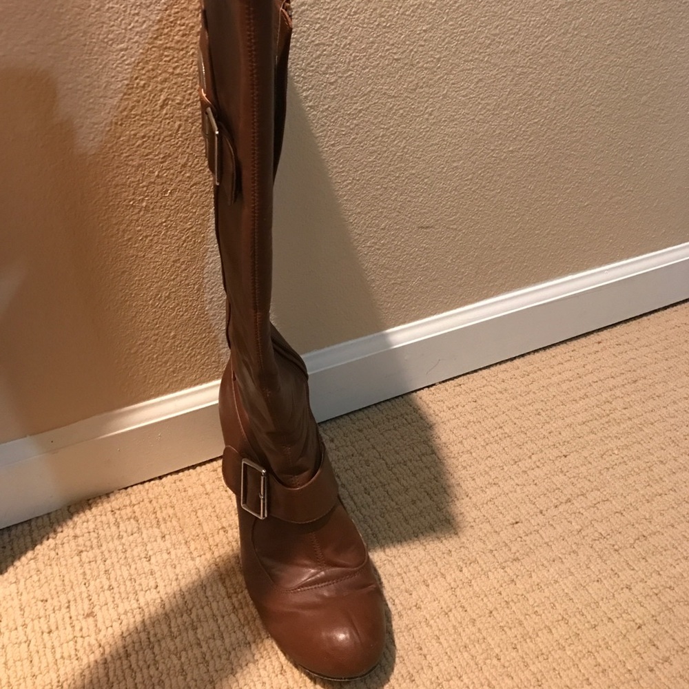 Boots - Picture 2 of 4