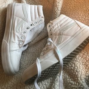 White sk8-hi vans