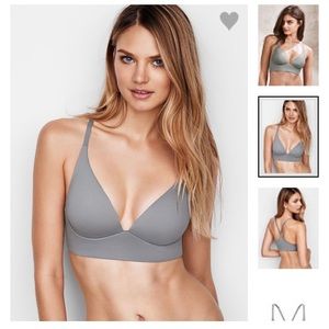 Victoria Secret Lightly Lined Plunge Bra 32DD