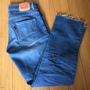 Vtg Levi's frayed hem sz 27