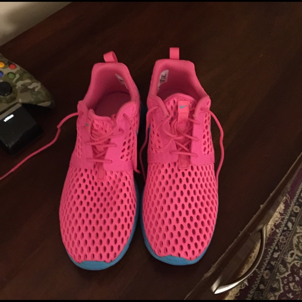 New without tags Nike Roshe