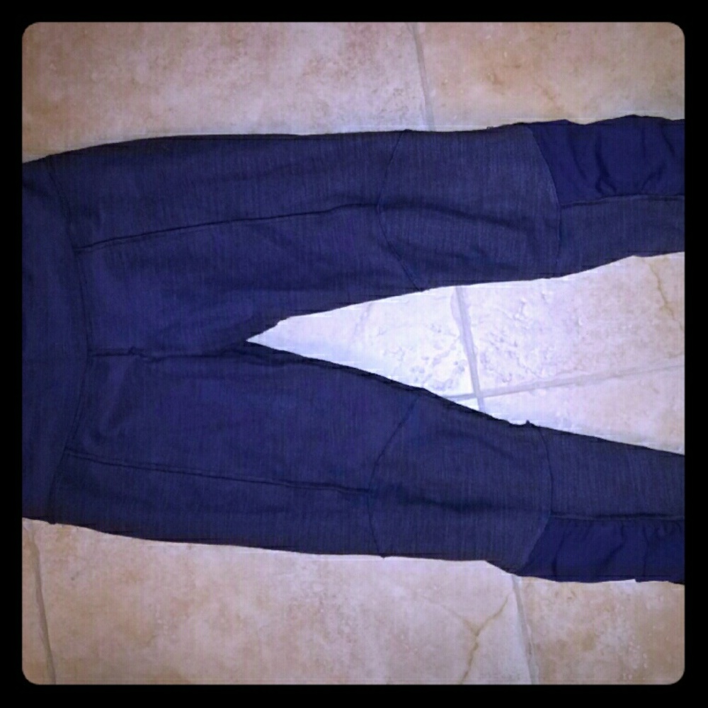 Lululemon crops  6
