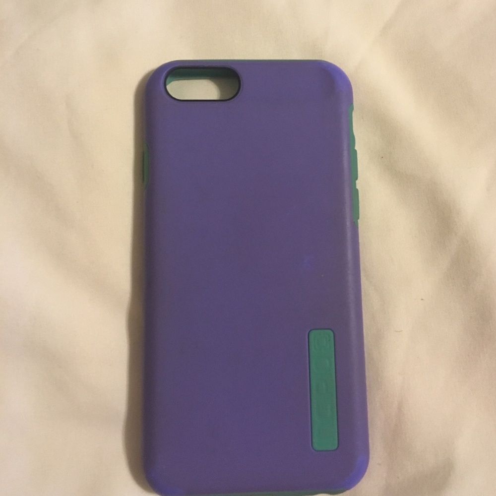 Protective Incipio I phone 6 case.