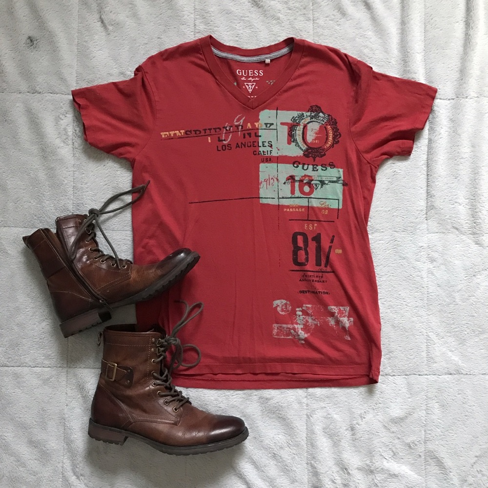✨SOLD ✨Men's Guess Graphic T