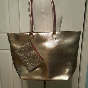 SOLD NWT Bath & Body Works Tote + Zipper pouch