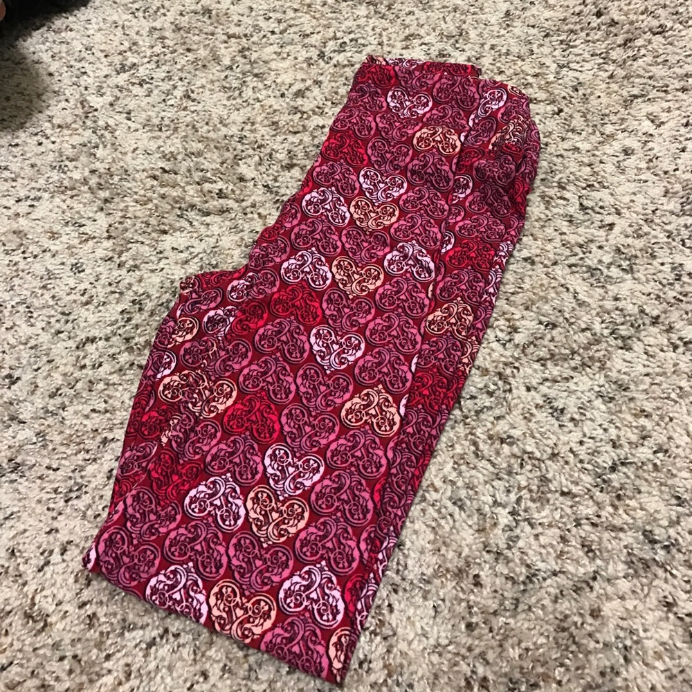 BNWOT. Tween Lularoe Valentine's leggings.