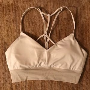 EUC Alo Yoga white Goddess bra