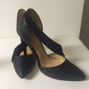 Pointed Toe Pump with suede strap!