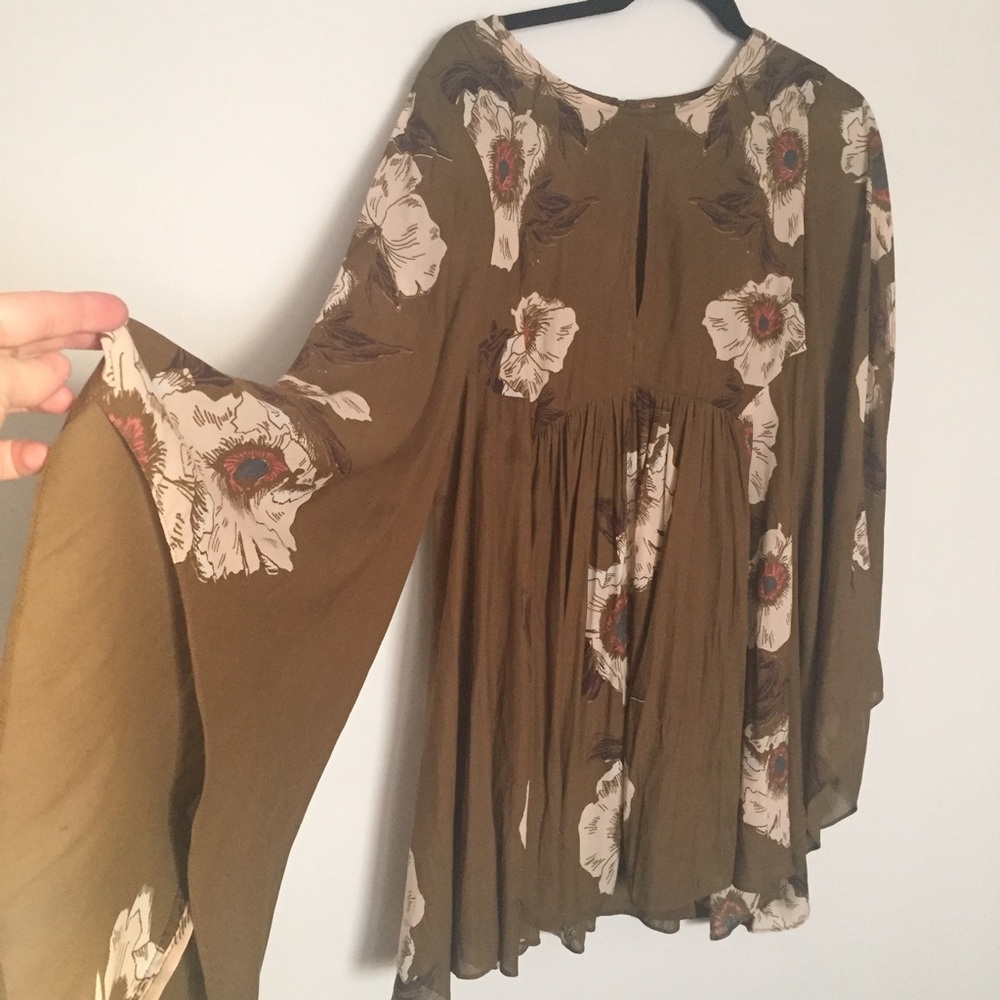 Free People Boho floral dress bell sleeves