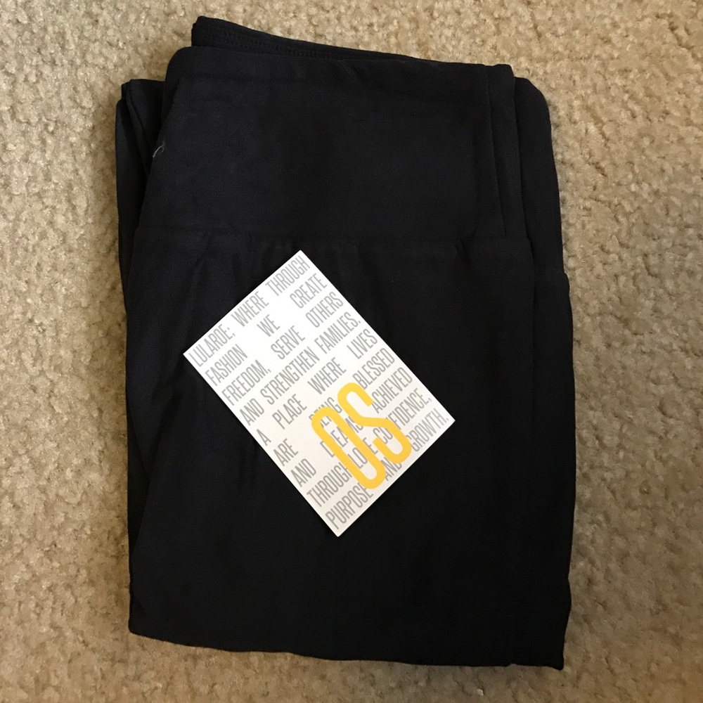 **BNWT** Black Lularoe OS Leggings