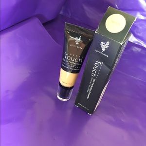 Taffeta Liquid Concealer by Younique