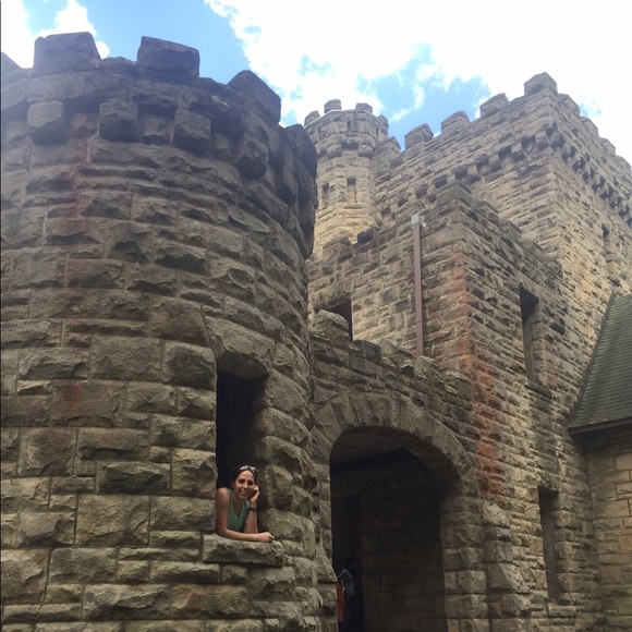 Sheena๐ SUGGESTED USER - POSH AMBASSADOR ๐ - Picture 2 of 3