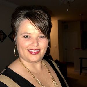 Meet your Posher, Keeley