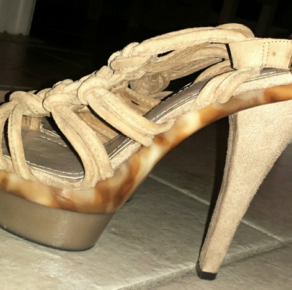 Suede BCBG MAXAZRIA HIGH HEEL PLATFOFM TANSANDALS - Picture 3 of 4