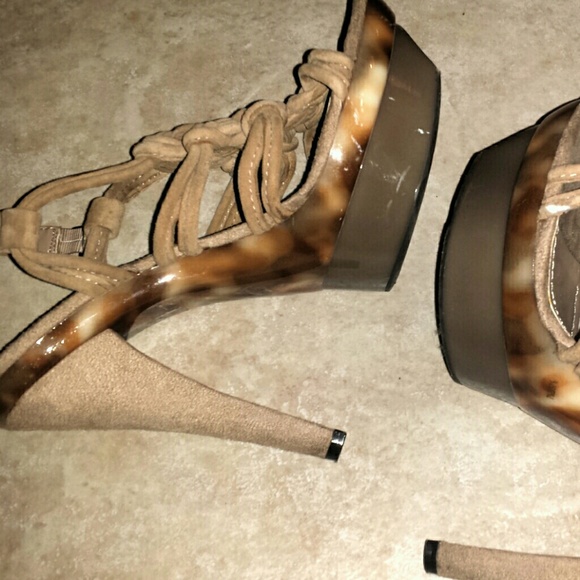 Suede BCBG MAXAZRIA HIGH HEEL PLATFOFM TANSANDALS - Picture 4 of 4