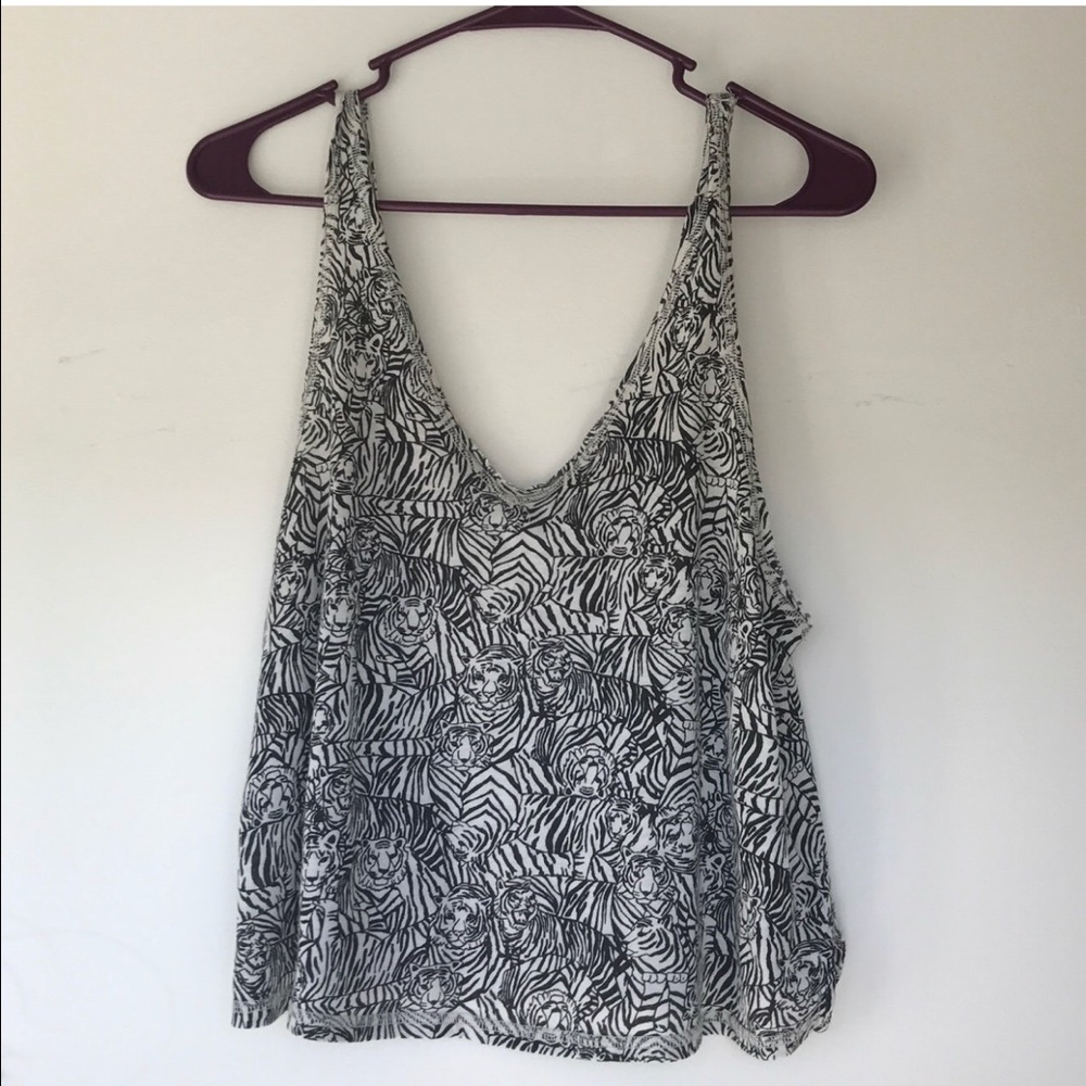Animal printed black and white tank top