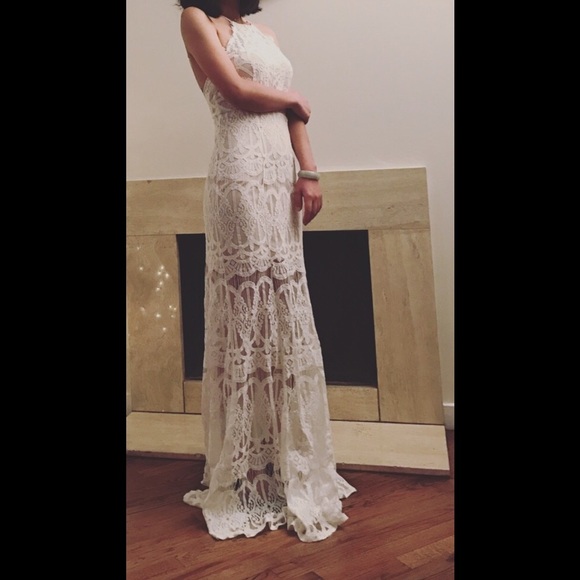 Dresses & Skirts - Elegant white cream maxi dress