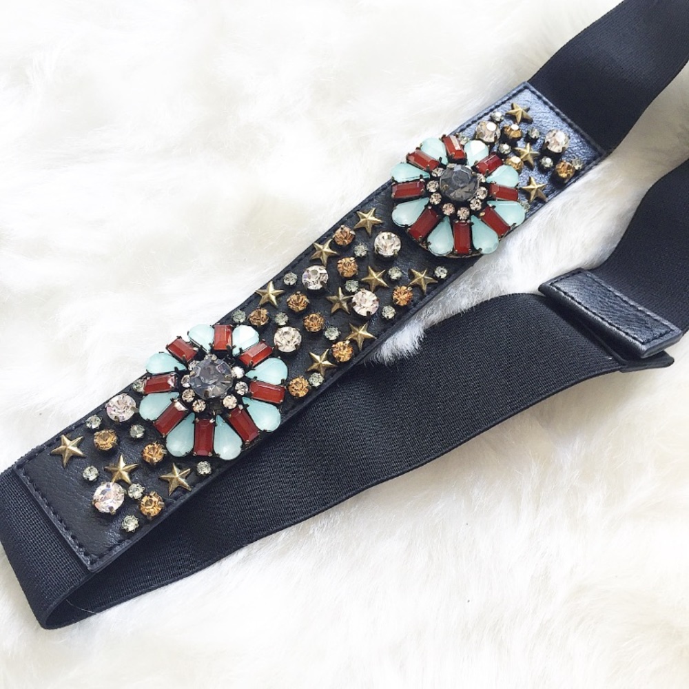Jeweled stretchy belt