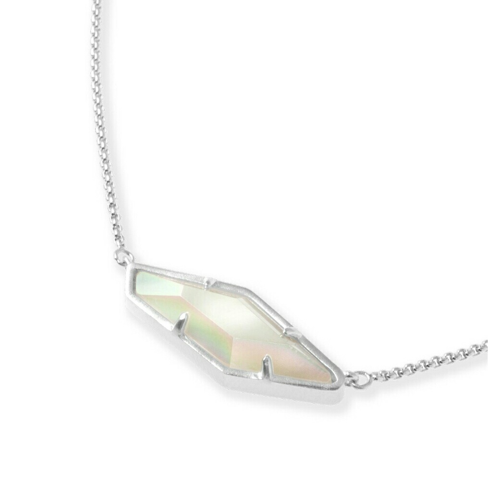NWT Kendra Scott beth necklace