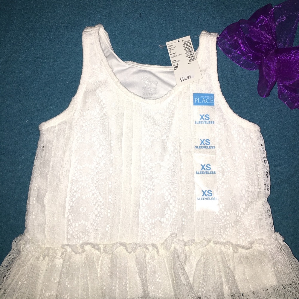 ❤️️Super cute white sleeveless top