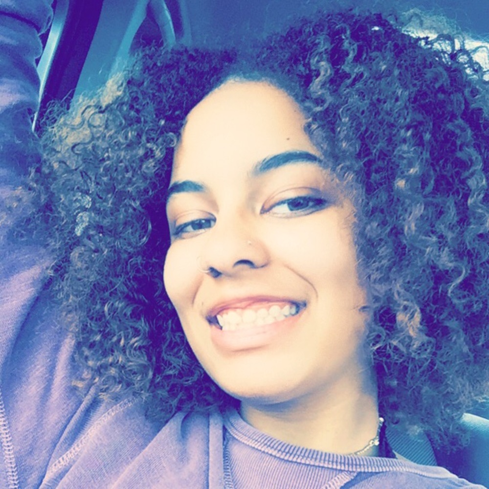 Meet your Posher, Azia