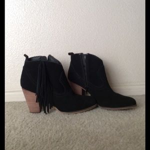 Steve Madden size 8 Black Booties