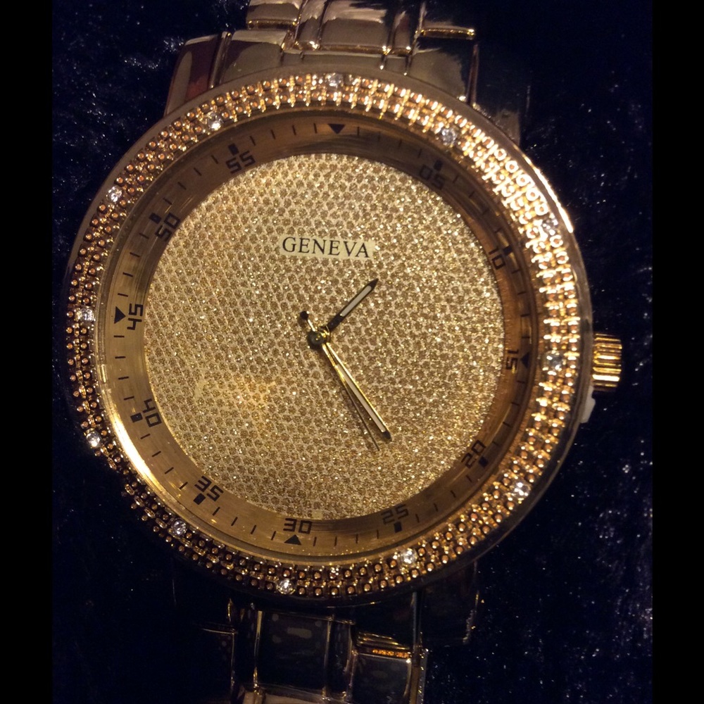 New Geneva men's stainless steel watch.