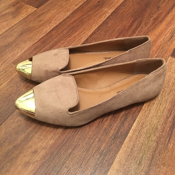 Cityclassified Tan Suede Flats w/ Gold Toe Size 9 - Picture 3 of 3